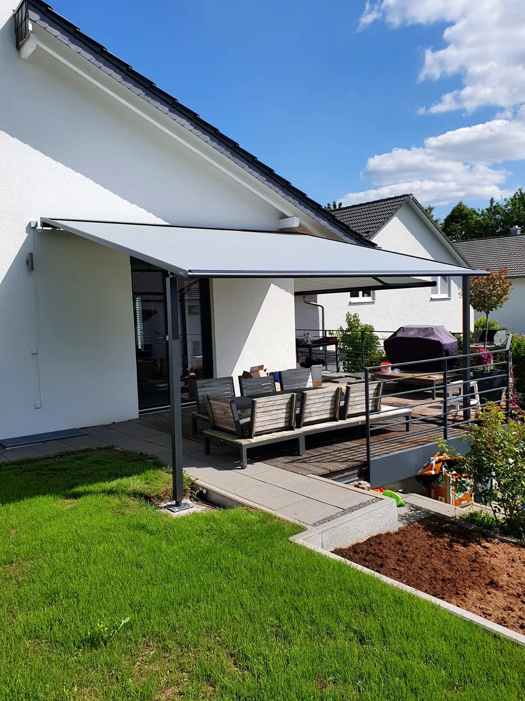 Pergolamarkise am Wohnhaus – Referenz von Fenster und Rollladen Müller